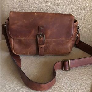 The Browery Ona Camera Bag- Antique Cognac